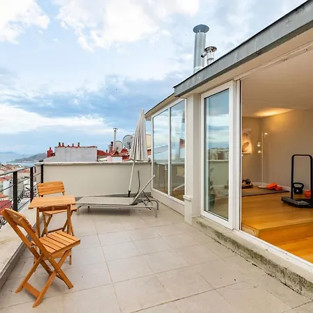 Mesmerizing Flat With Bosphorus View In Beyoglu Apartment *