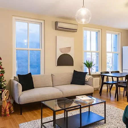 Mesmerizing Flat With Bosphorus View In Beyoglu Istanbul