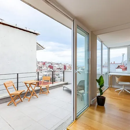 Mesmerizing Flat With Bosphorus View In Beyoglu Apartment *