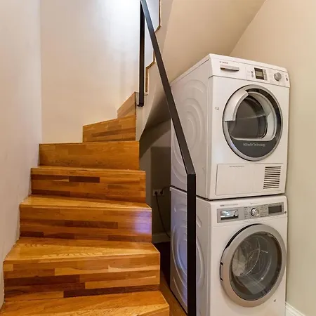 Mesmerizing Flat With Bosphorus View In Beyoglu Κωνσταντινούπολη