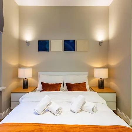 Mesmerizing Flat With Bosphorus View In Beyoglu דירה