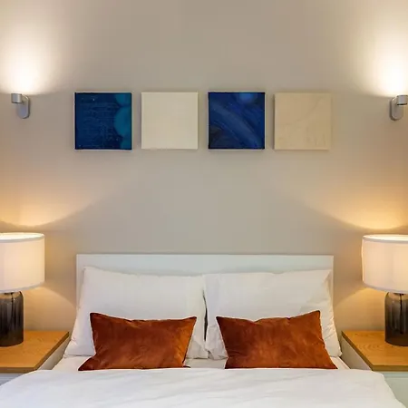 Mesmerizing Flat With Bosphorus View In Beyoglu איסטמבול