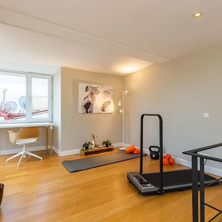 Mesmerizing Flat With Bosphorus View In Beyoglu