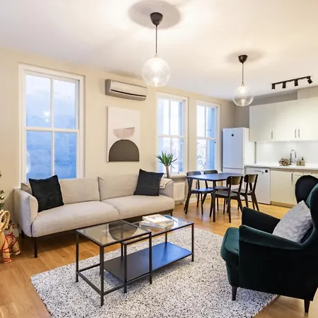 Mesmerizing Flat With Bosphorus View In Beyoglu * Istanbul